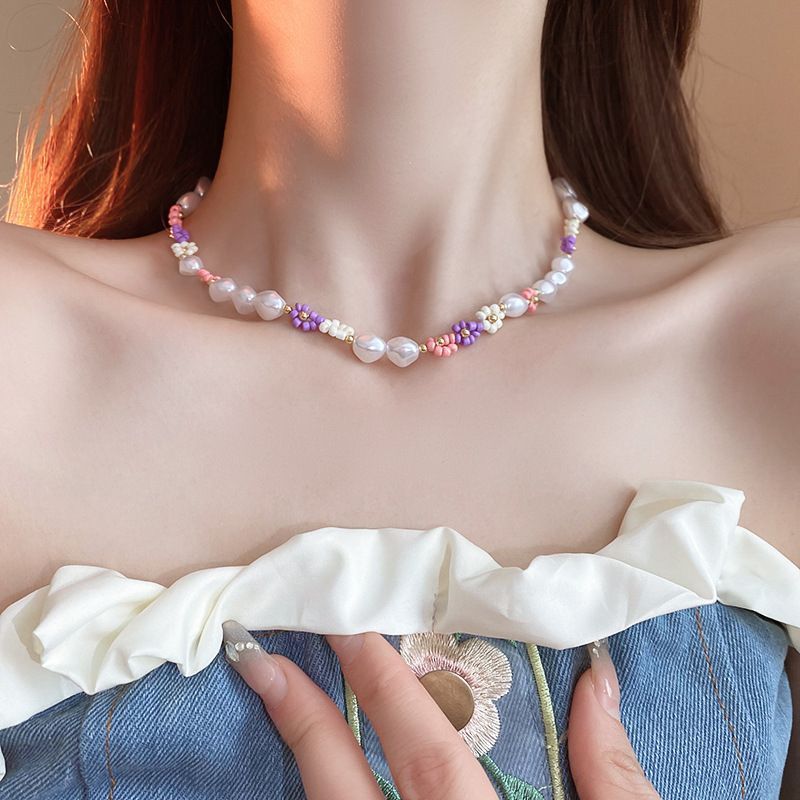 Irregular Long Pearl Necklace Niche