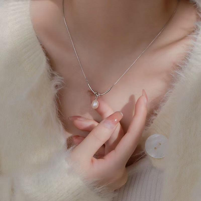 Light Luxury And Simplicity Moonstone Women's Clavicle Chain