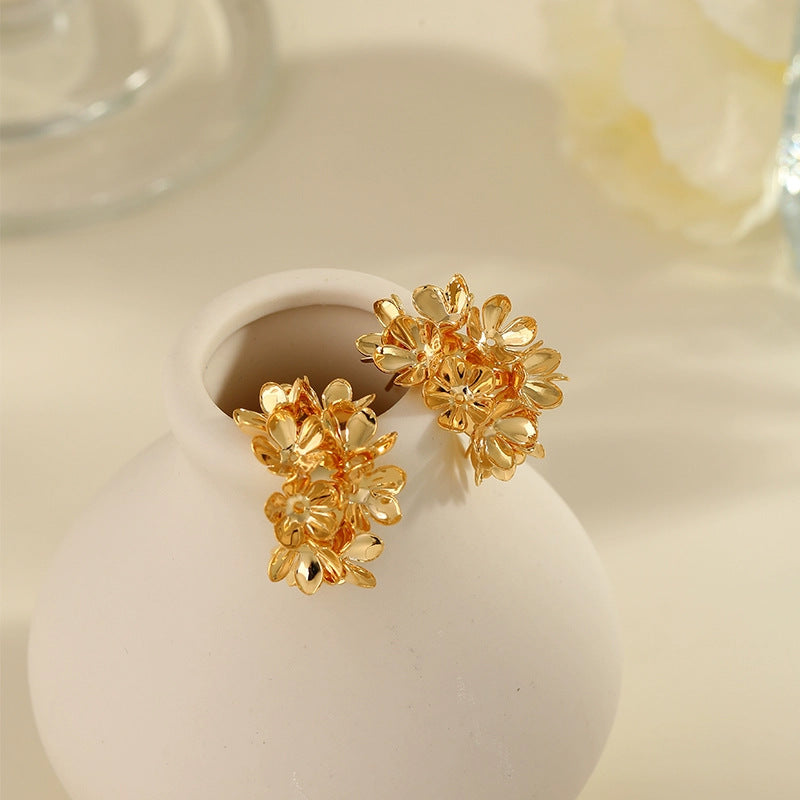 Golden Flowers C- Shaped Earrings New Retro Temperament Little Luxuries