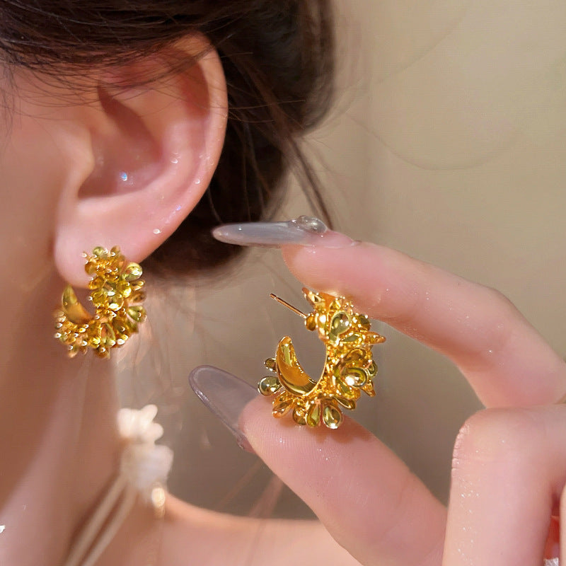 Golden Flowers C- Shaped Earrings New Retro Temperament Little Luxuries