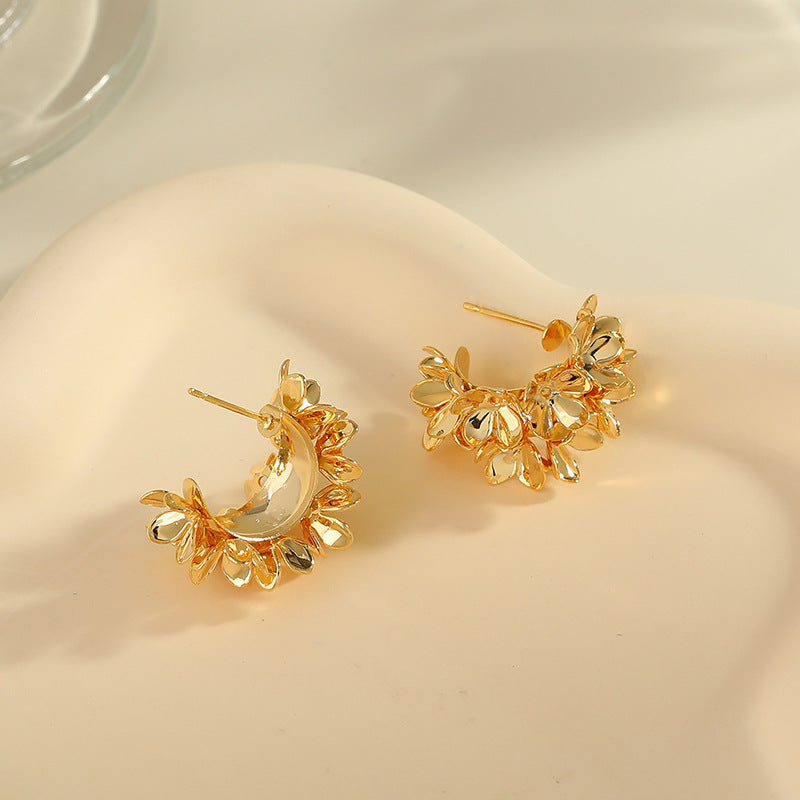 Golden Flowers C- Shaped Earrings New Retro Temperament Little Luxuries