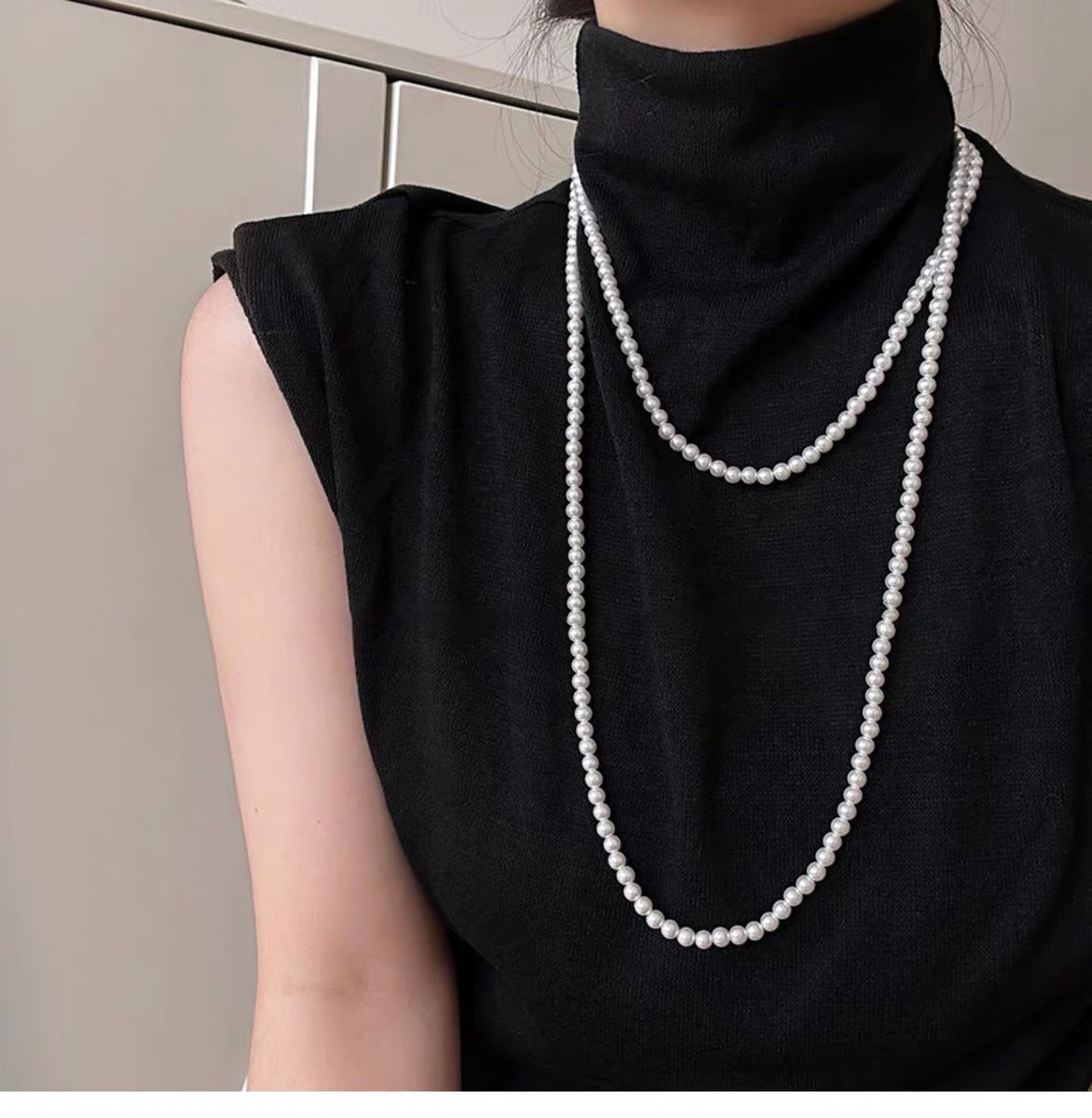 Irregular Long Pearl Necklace Niche